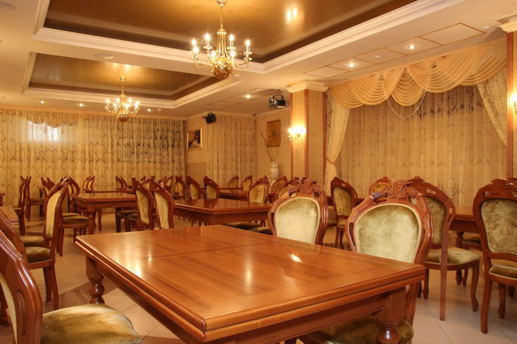Кафе голд ковров