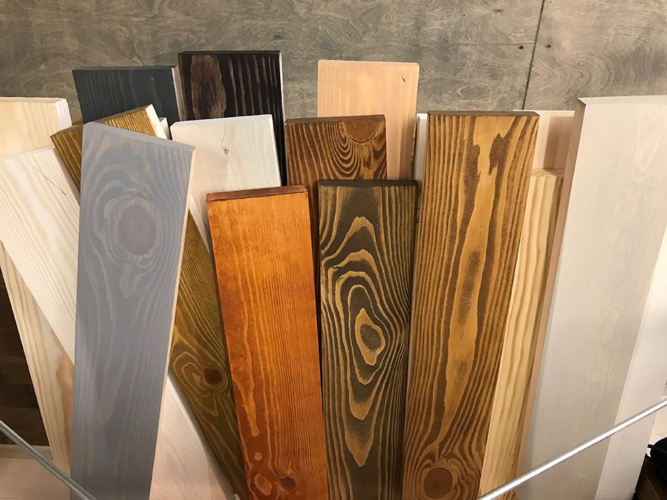 антисептик для древесины технониколь. маляр по дереву. дерево обработанное морилкой. фанера обработанная маслом. вагонка обработанная пропиткой.