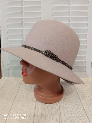 Шляпа женская, с полями, цвет серый